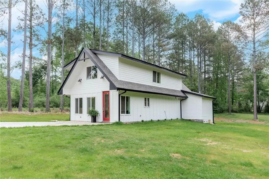 180 Loblolly LN, Fairmount, GA 30139