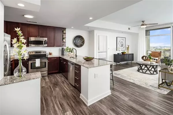 Atlanta, GA 30305,3242 Peachtree RD NE #0905