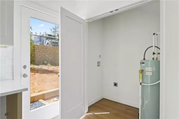 Atlanta, GA 30310,1070 DILL AVE SW