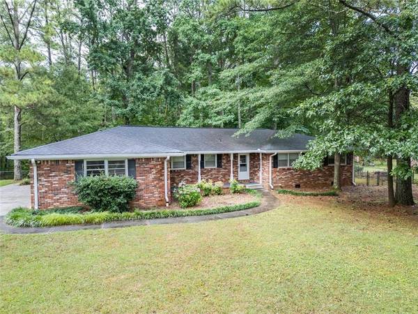 876 Swan Lake RD, Stockbridge, GA 30281