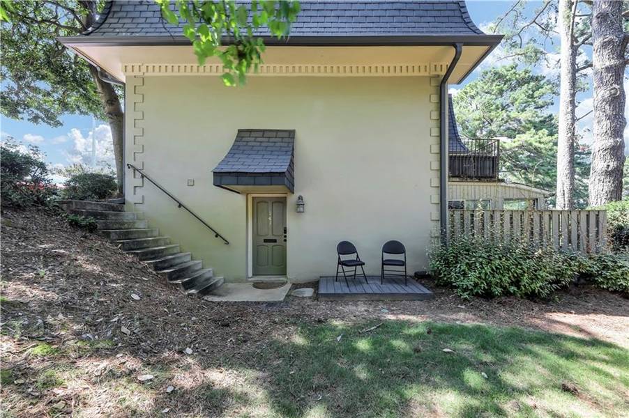 141 Maison PL NW, Atlanta, GA 30327