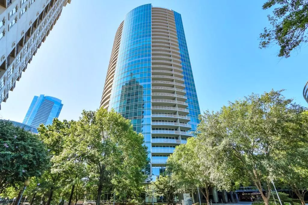 Atlanta, GA 30326,3338 Peachtree RD NE #2402