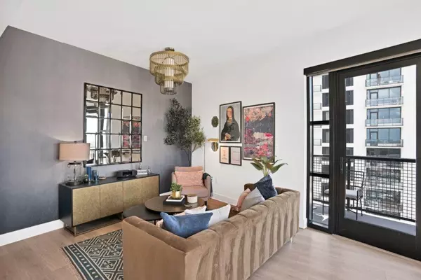 Atlanta, GA 30305,3172 Roswell RD #915