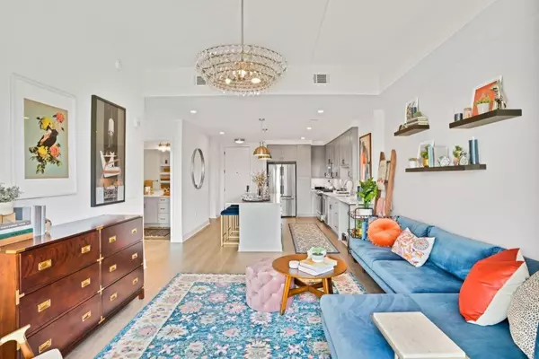 Atlanta, GA 30305,3172 Roswell RD #1702