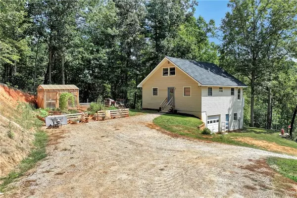 Dahlonega, GA 30533,173 Bull Creek RD W