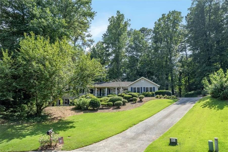 2461 Spring Field CT, Marietta, GA 30068