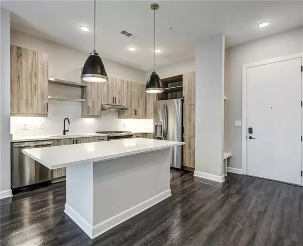 Atlanta, GA 30318,1084 Howell Mill RD NW #102