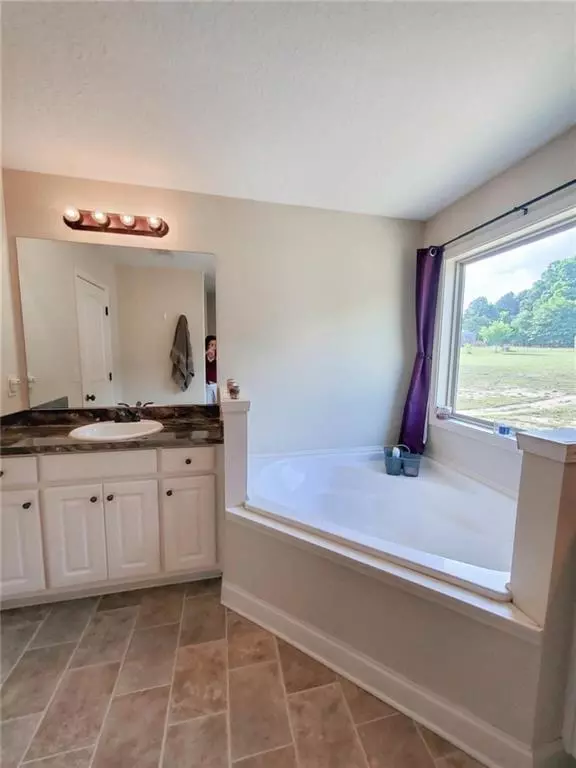 Statham, GA 30666,2450 Hollis RD