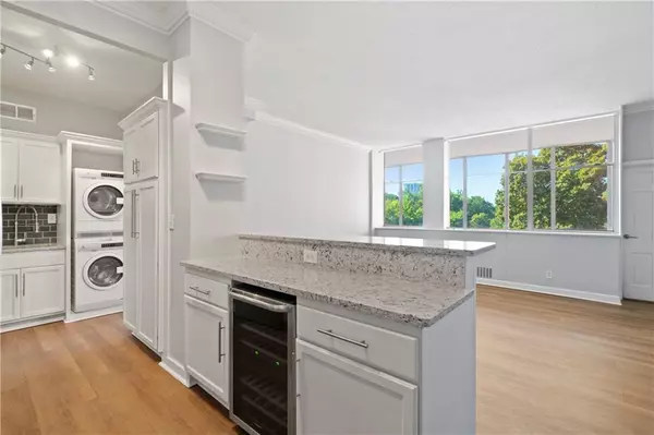 Atlanta, GA 30305,3060 Pharr Court North NW #317
