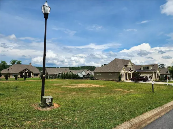 Waleska, GA 30183,396 Country Club LN