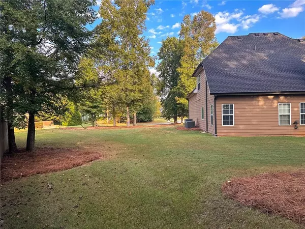 Hoschton, GA 30548,182 Rebecca ST