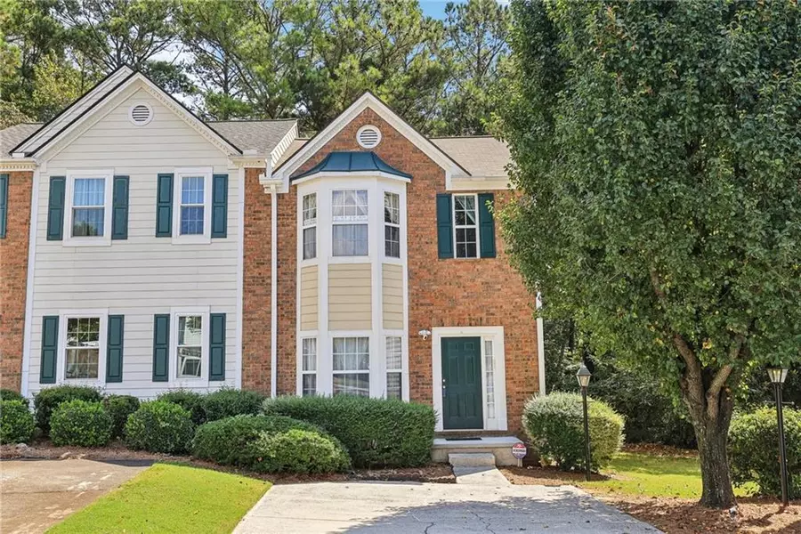 2011 Pinnacle Pointe DR, Norcross, GA 30071