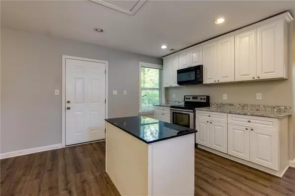 Atlanta, GA 30317,2911 Glenwood AVE SE