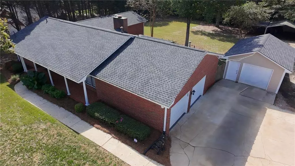 2533 Whispering Pines DR, Grayson, GA 30017