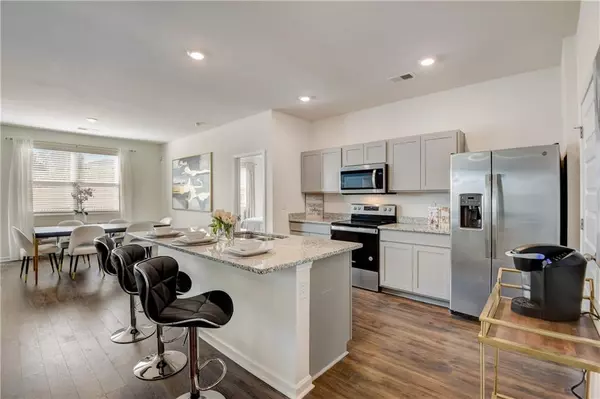 Newnan, GA 30265,257 Bur Oak BND #Robie