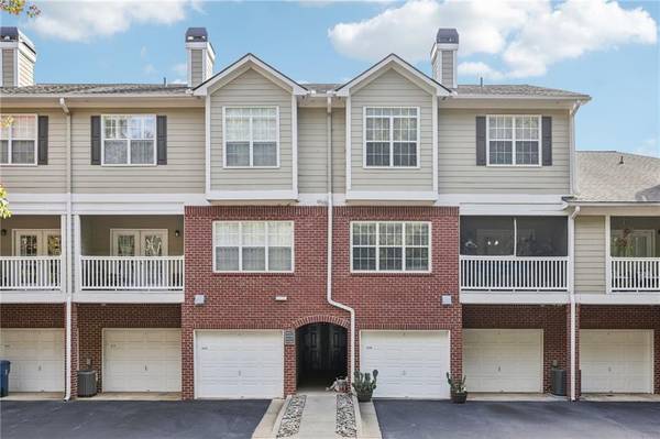 6115 Woodland LN, Alpharetta, GA 30009