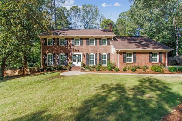 1682 KELLOGG SPRINGS DR, Dunwoody, GA 30338