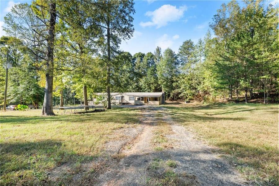 643 Nichols RD, Pendergrass, GA 30567