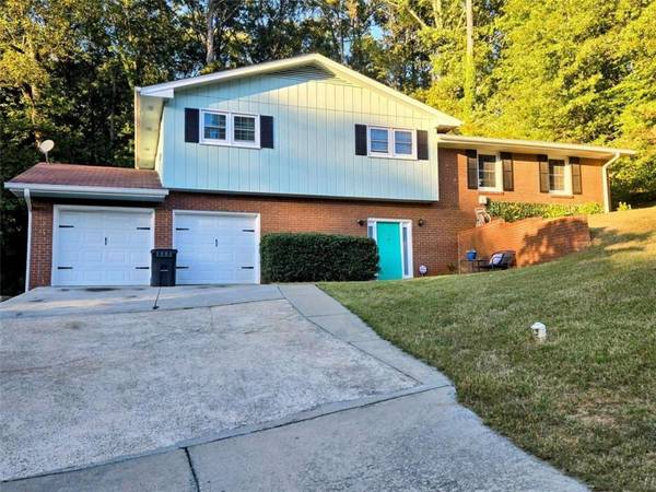 3001 W Potomac DR, East Point, GA 30344