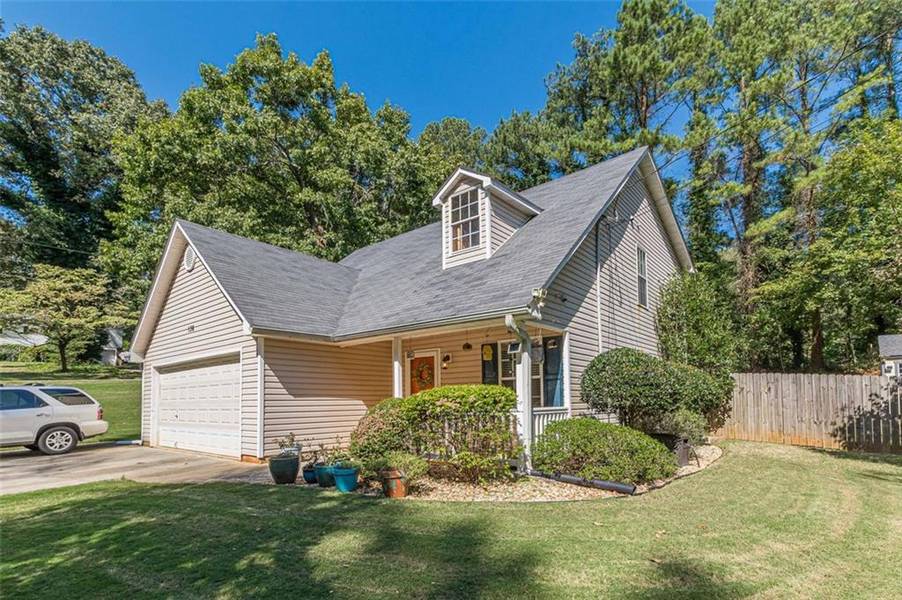 136 SWAN LAKE DR, Stockbridge, GA 30281