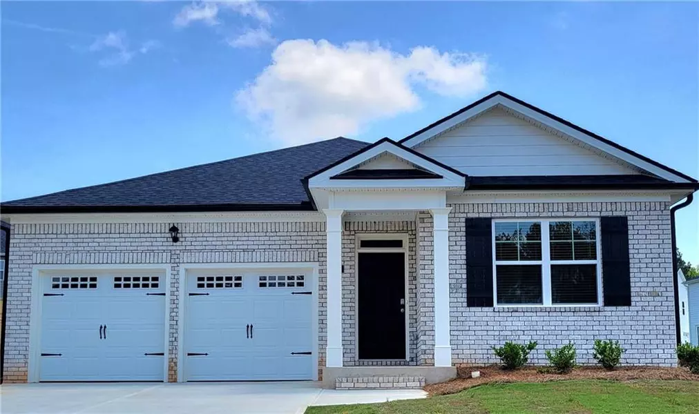 130 Oakchase Park LN, Hampton, GA 30228