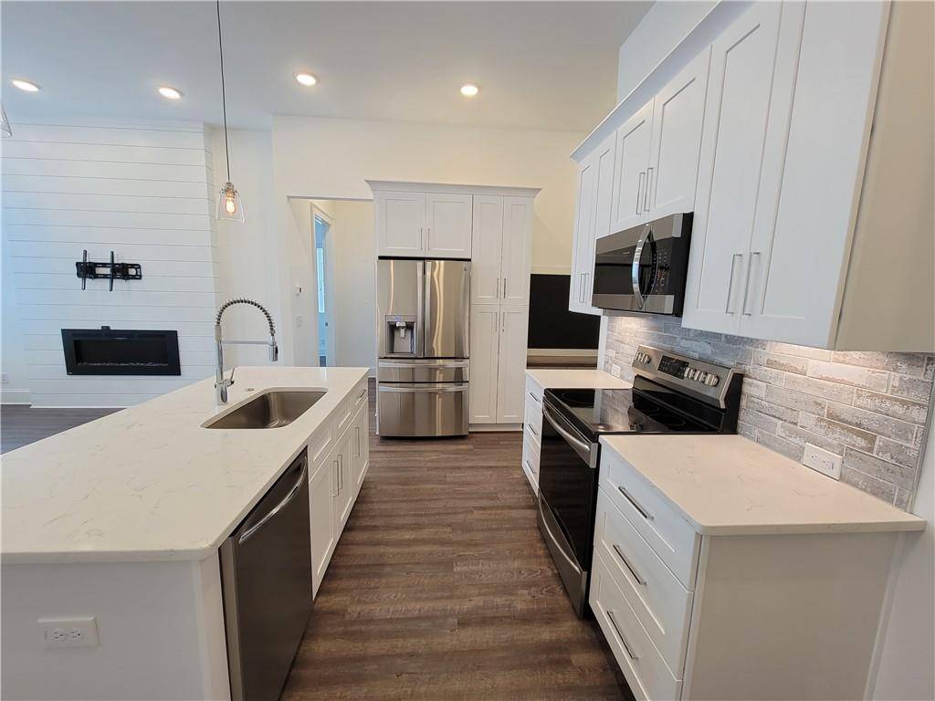Woodstock, GA 30188,160 Fowler ST #202