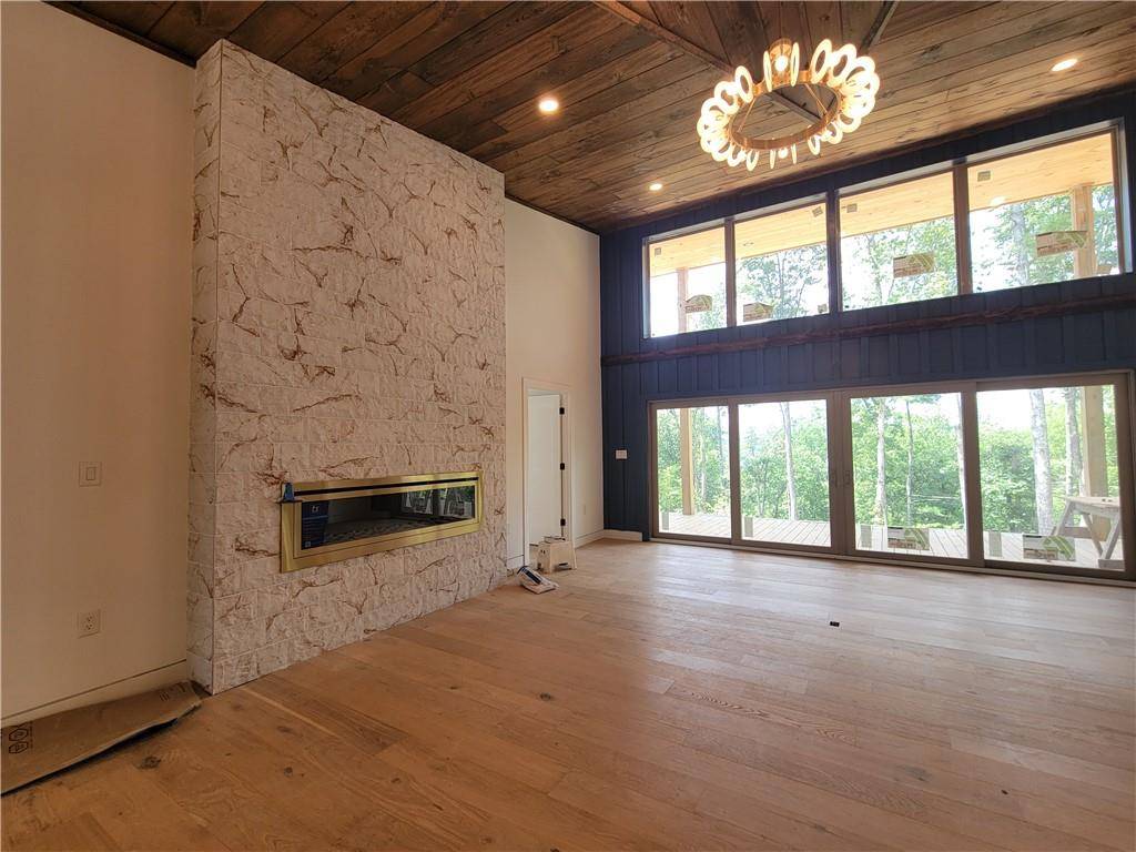 Ellijay, GA 30540,1713 Old Northcutt RD