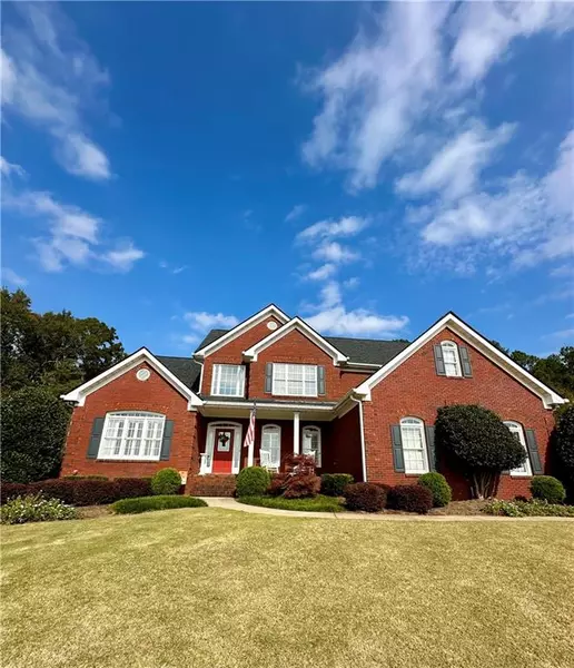 3585 Shepherds LN, Loganville, GA 30052