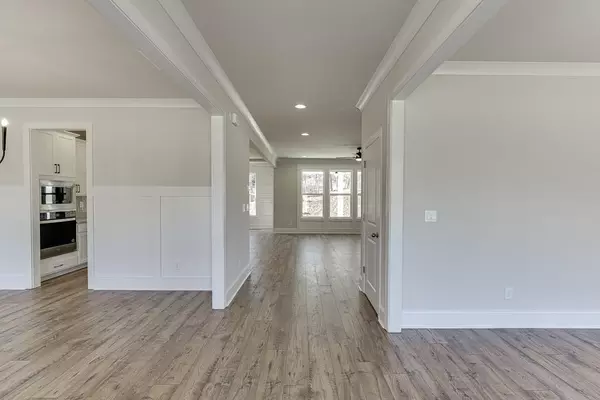 Bishop, GA 30621,1010 Riverhill DR