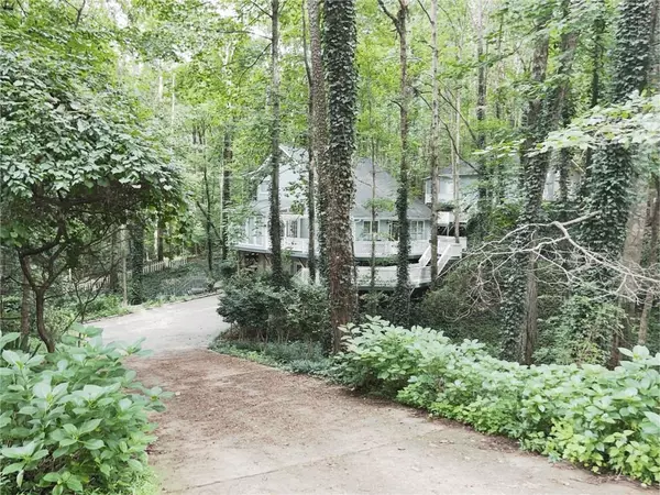 4049 Skyline DR, Gainesville, GA 30501