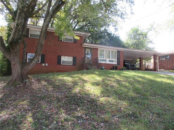 1318 Shoreham DR, Atlanta, GA 30349