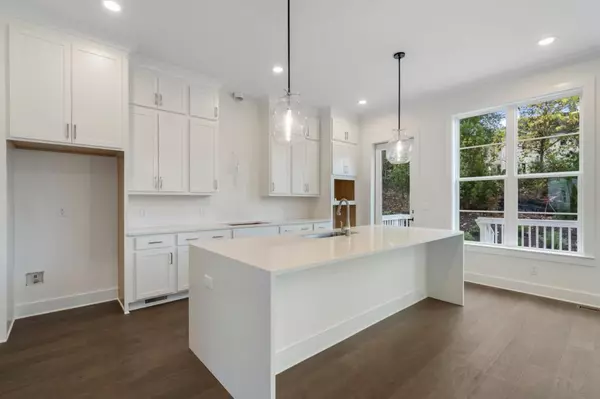 Roswell, GA 30076,2120 Parkside LN