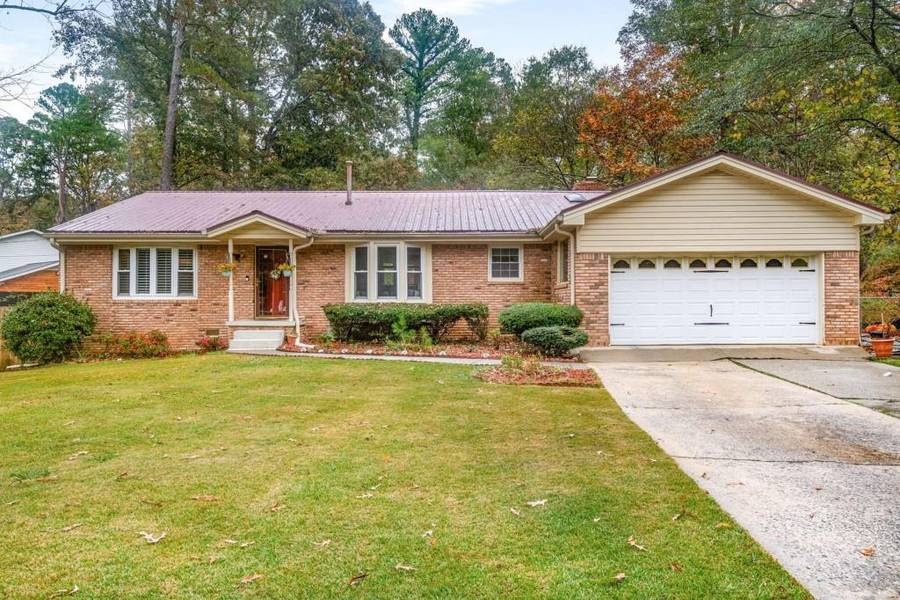 4252 Loveless DR, Ellenwood, GA 30294