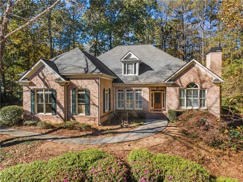 100 Charleston CIR, Roswell, GA 30076