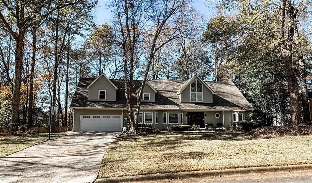 320 Old Tree TRCE, Roswell, GA 30075