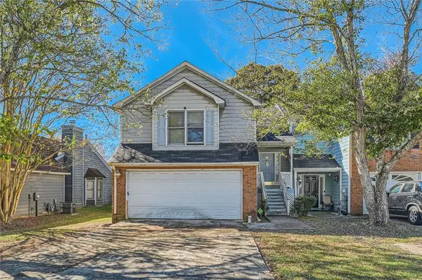 7953 Woodlake DR, Riverdale, GA 30274
