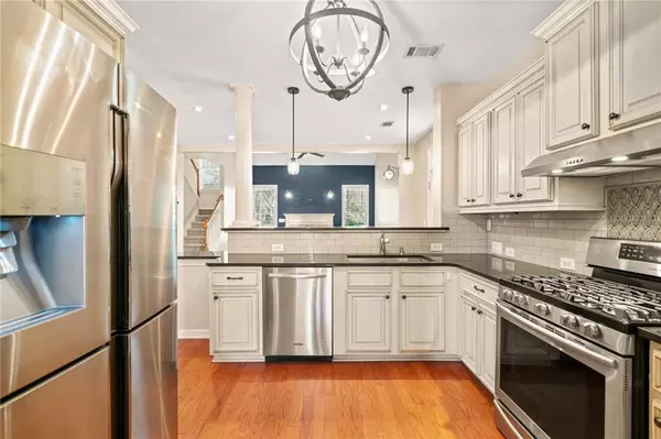 Canton, GA 30114,116 Market LN