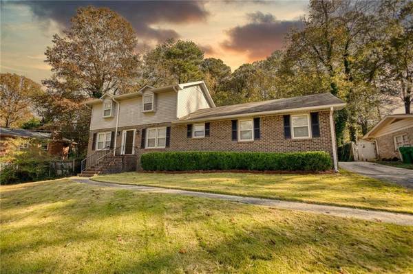 3160 E Chapel CIR, Decatur, GA 30034