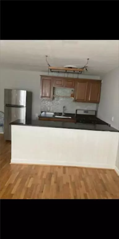 Atlanta, GA 30308,875 Glendale TER #3