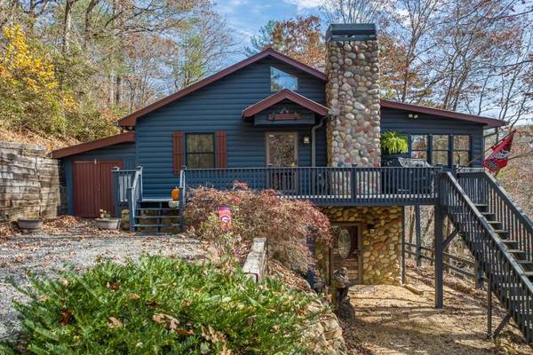 512 S Riverview LN, Ellijay, GA 30536