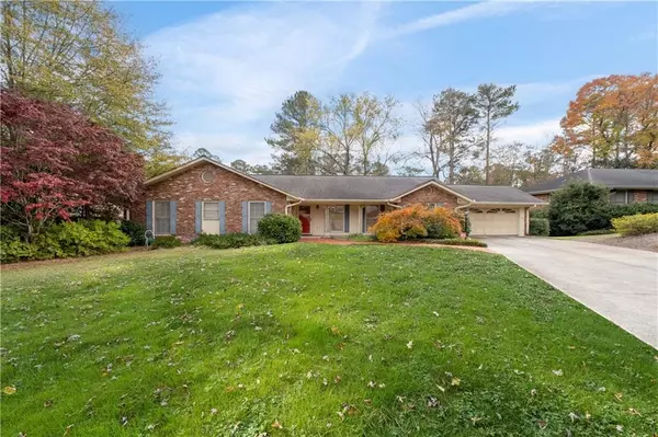 4845 LANSBURY DR, Sandy Springs, GA 30342