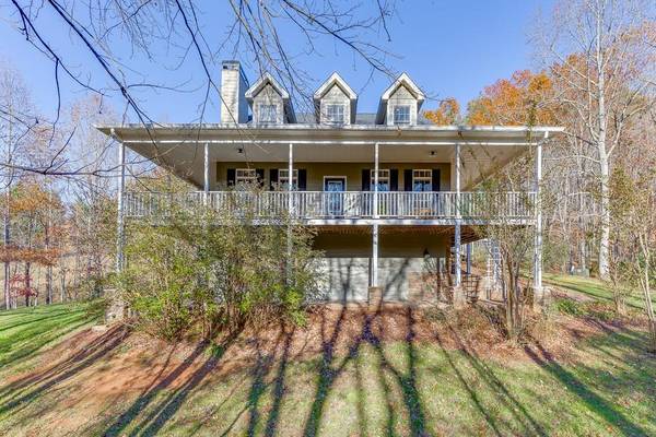 906 Walnut Valley DR, Dahlonega, GA 30533