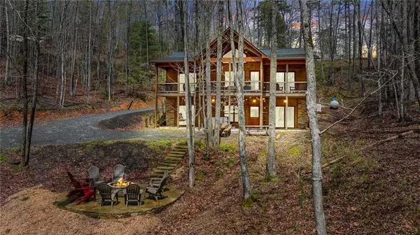 2070 Mountain Tops RD, Blue Ridge, GA 30513