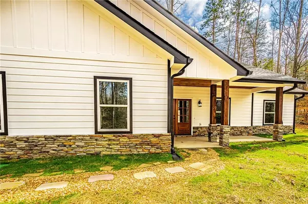 90 Lake Point DR,  Dahlonega,  GA 30533