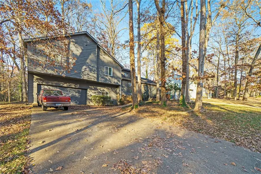 5042 Post Road TRL, Stone Mountain, GA 30088