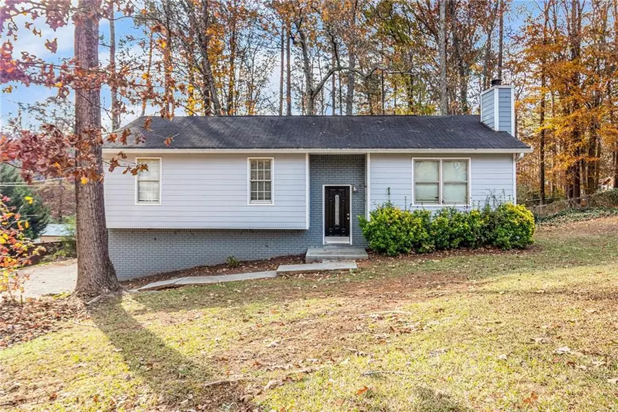 2326 Chestnut Log DR, Lithia Springs, GA 30122