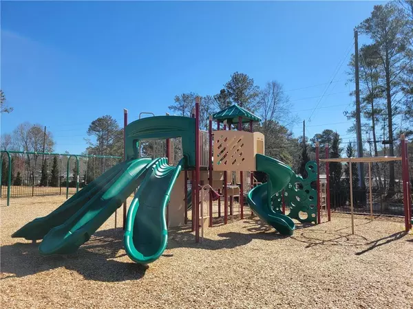 Hampton, GA 30228,142 Oakchase Park LN