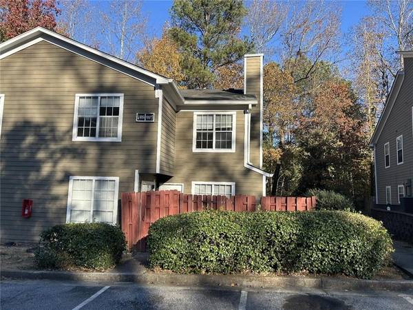 1055 Rock Creek LN, Norcross, GA 30093