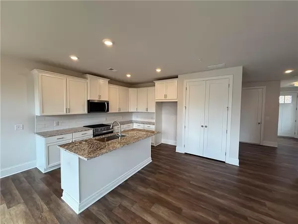 Marietta, GA 30008,1059 Crest Mill DR