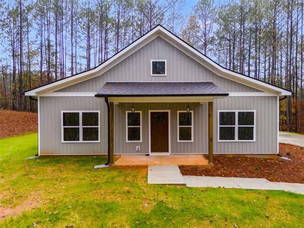 369 Blueberry Hill LN, Franklin, GA 30217